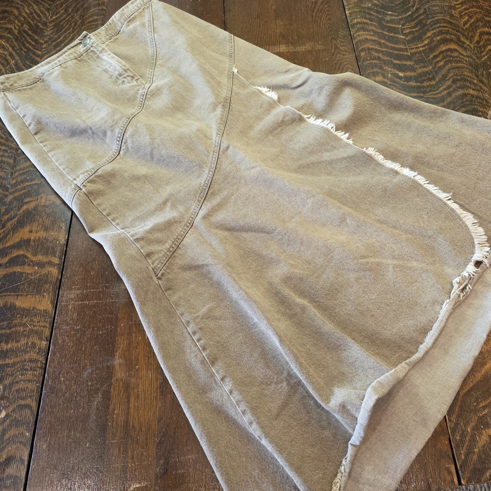 Newport News Jeanology Collection A-Line/Flared silhouette tan raw-hem skirt